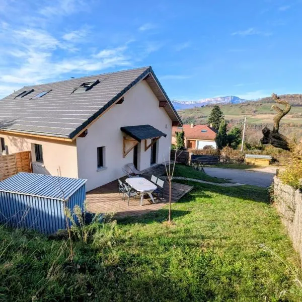 Appartement rez de jardin, hotel en Saint-Martin-dʼUriage
