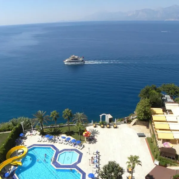 Adonis Hotel, khách sạn ở Antalya