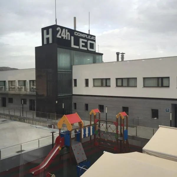 Complejo Leo 24H, hotel v destinaci Monesterio
