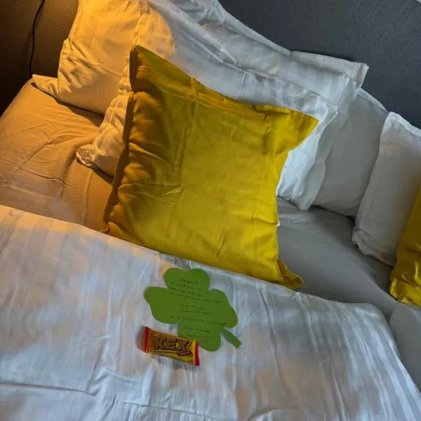 ZeiNour Villa in Åmål: Åmål şehrinde bir otel