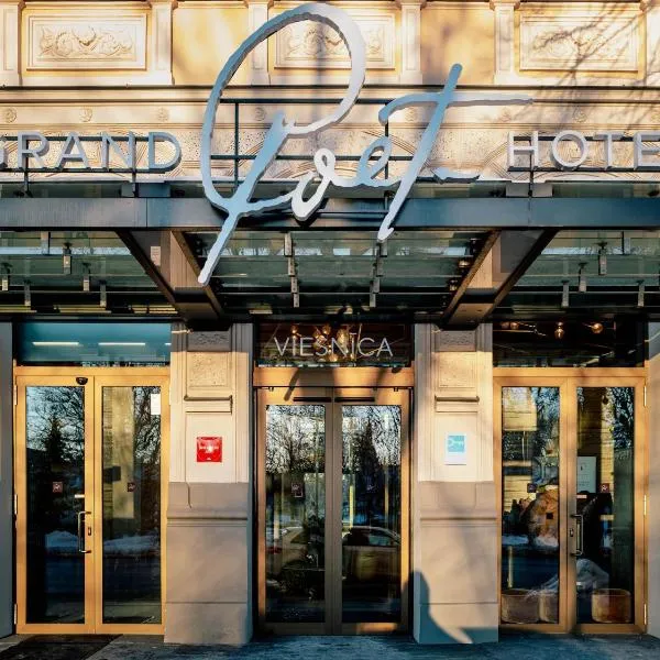 Grand Poet Hotel and SPA by Semarah, hotel v Rigi