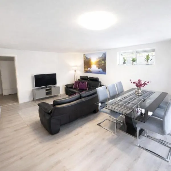 Cozy Modern Flat near Basel, hotel en Büsserach