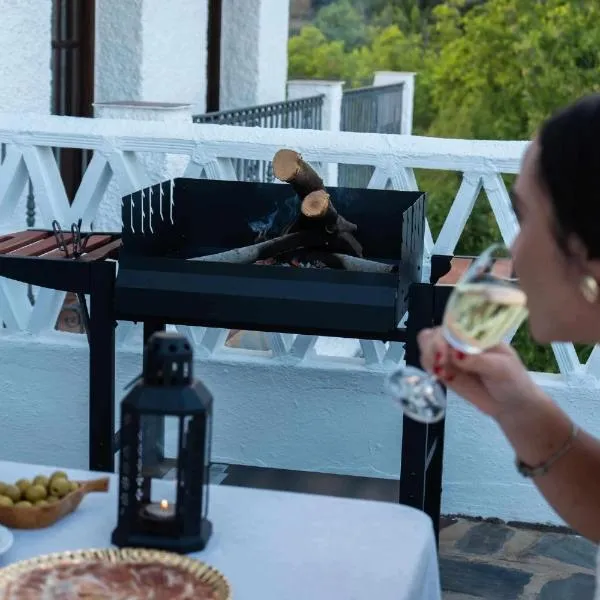 El Rincón de Muñoz - Alojamientos Rurales con Chimenea, Piscina y Terraza con vistas a la Alpujarra, khách sạn ở Yegen