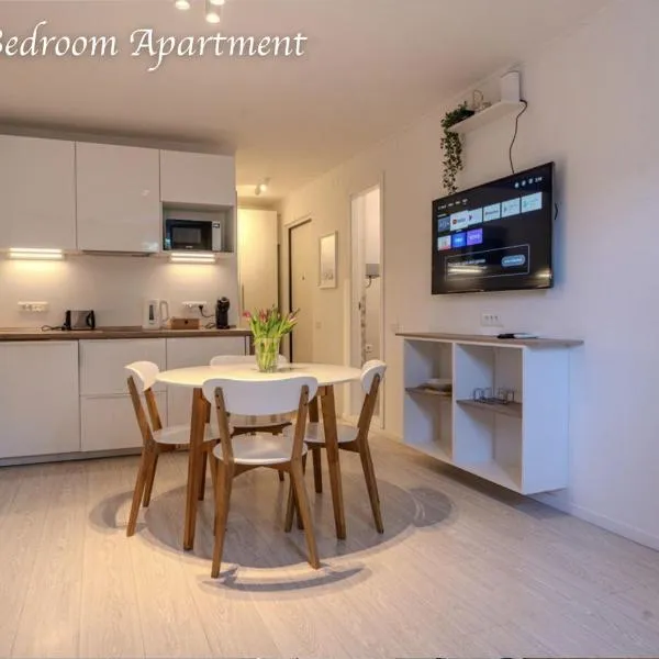 Villa Yadranka with Sea view, hotell i Strunjan