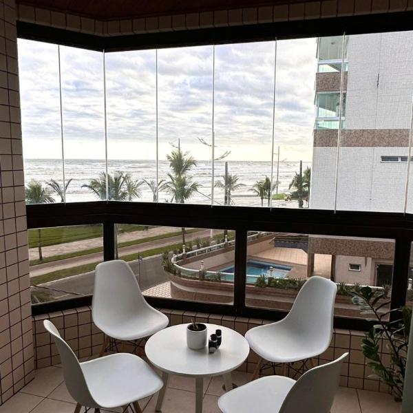 Lindo apartamento frente mar