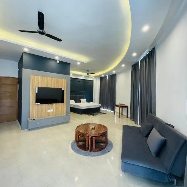 Vantage View - Penthouse Apartment, hotel i Lucknow