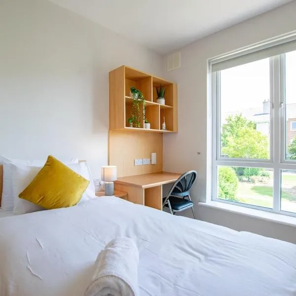 Limerick में, होटल Spacious 4 Bedroom - Central Limerick Group Hub