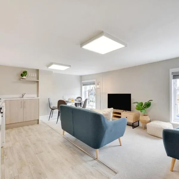 2 Bed in Holt oc-2221, hotel sa Holt