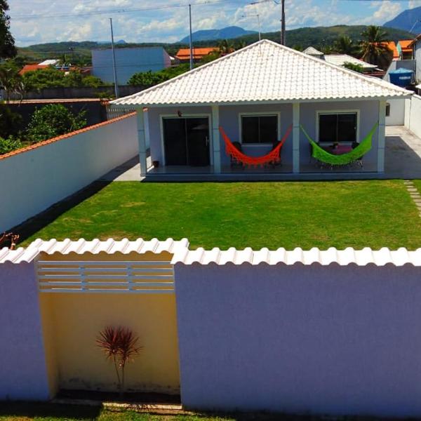 Casa ampla e nova à 400m da praia