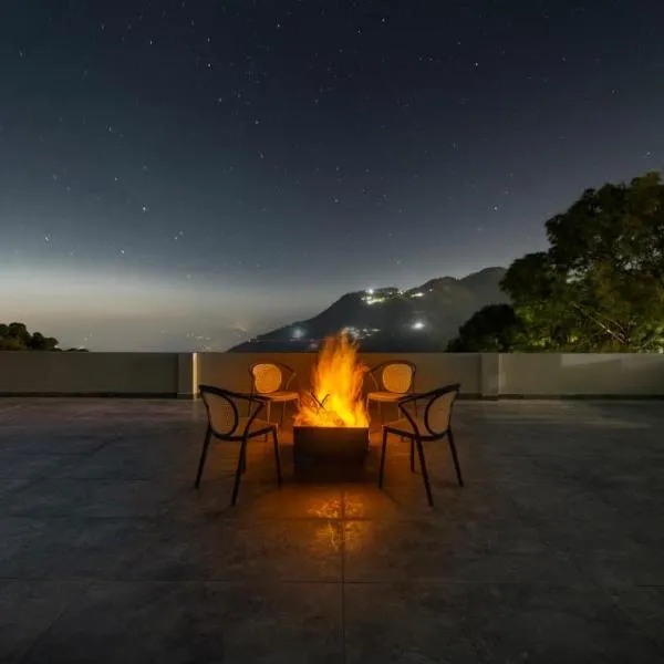 Whispering Woods Homestay Kasauli !!, Hotel in Kasauli