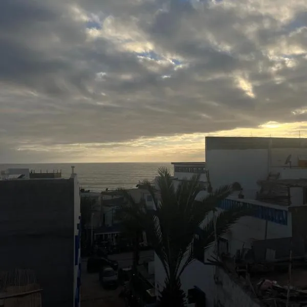 yallah surf house, hotel v destinaci Taghazout