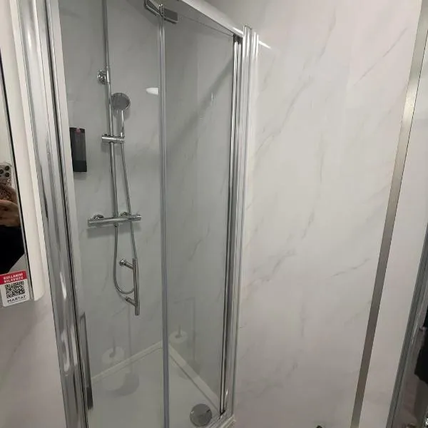 Easy access to central London, khách sạn ở London