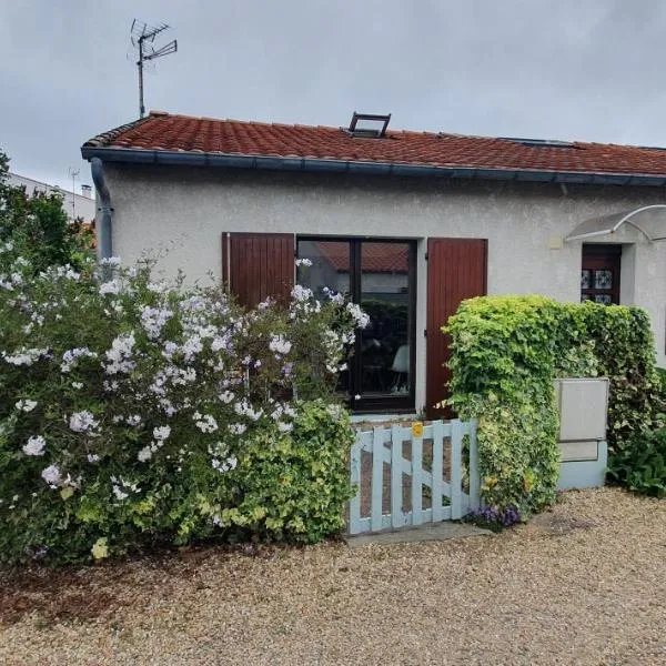 maisonnette bord de mer, Hotel in Royan