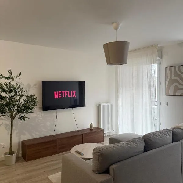 Cozy et élégant à 2 minutes de la Gare de Persan, khách sạn ở Persan