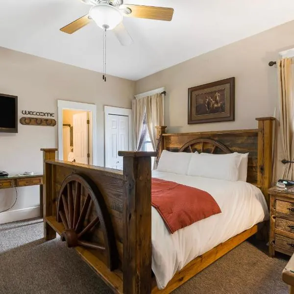 Dreams2Reality | Historic Branson Hotel - Horseshoe Room - Downtown, отель в Брэнсоне