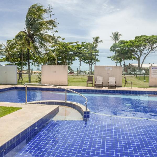 EM frente à PRAIA; 2 quartos; WiFi 300 mbs; até 6 pessoas; no 2 pavimento; Estacionamento Gratuito 1 carro
