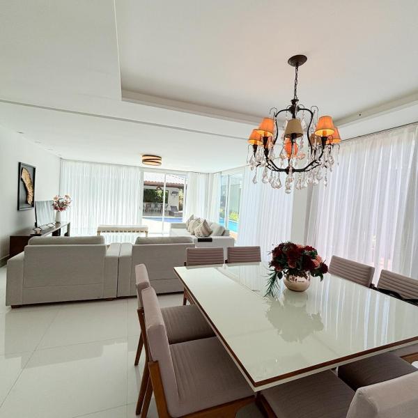 Casa Luxo para 12 pessoas - Piscina, Jacuzzi e Área Gourmet