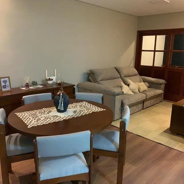 Apê 306 Reformado, central, com garagem, faça tudo à pé, hotel in Águas de Lindoia