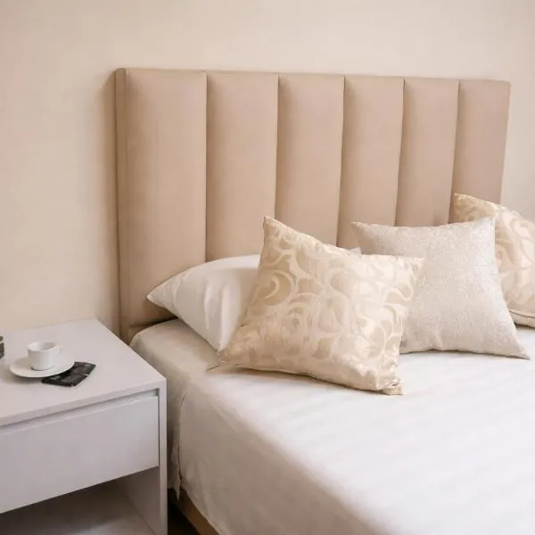 Posada Express I Airport Layover Stay - Sleep & Fly, hotel in Isla del Mono