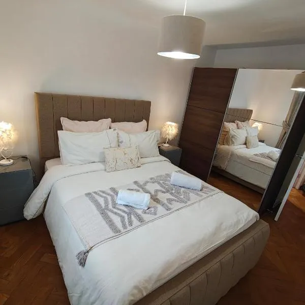 Lovely 2 Bedroom Modern Ground Floor Flat, hotel Clydebankben