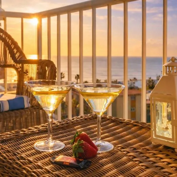 Terraza 1ª Línea con Vistas en Playamar THE GREEN DOOR, hotel v destinaci Torremolinos