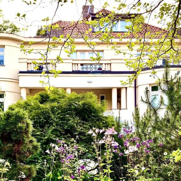 Villa Riviera, khách sạn ở Prague