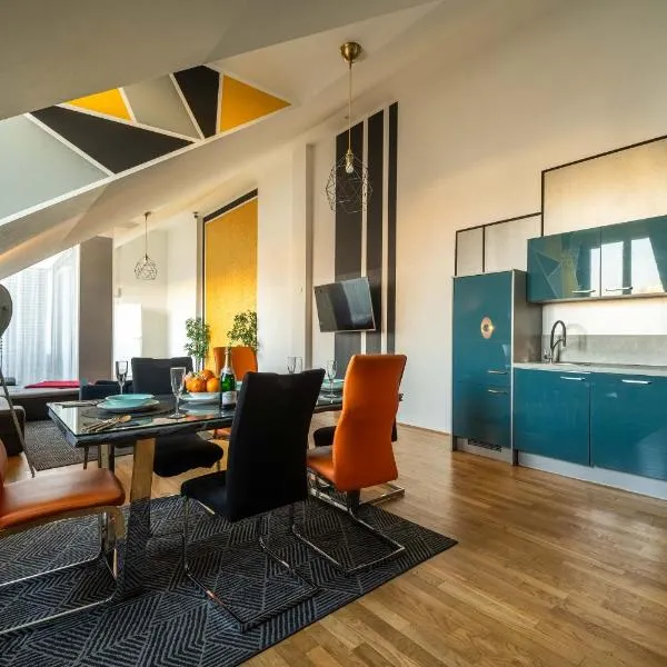 3BR Apartment with Balcony near Naschmarkt City Center، فندق في فيينا