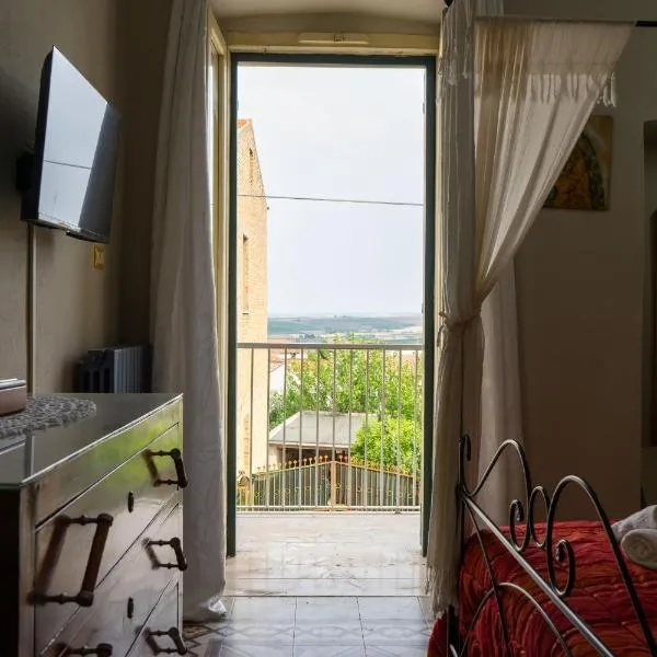 Casa di Nonna Nì - Due alloggi con scala interna condivisa, hotel in Portocannone