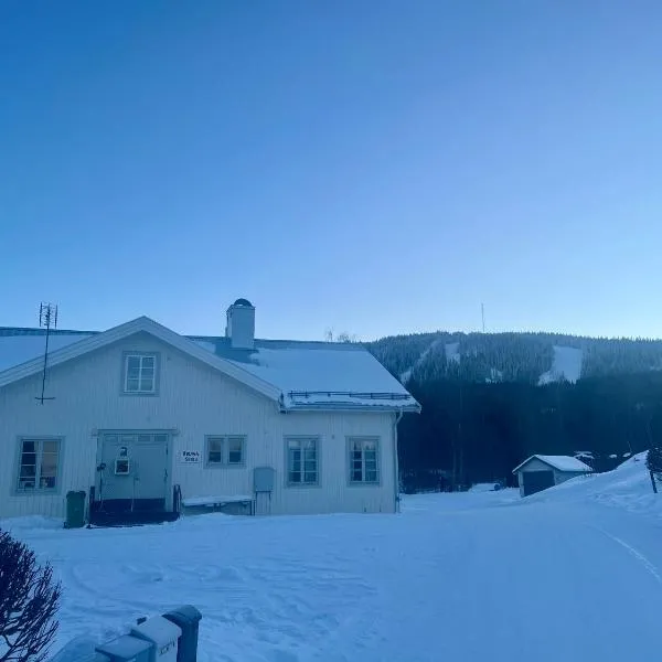 Huså byskola, hotel en Järpen