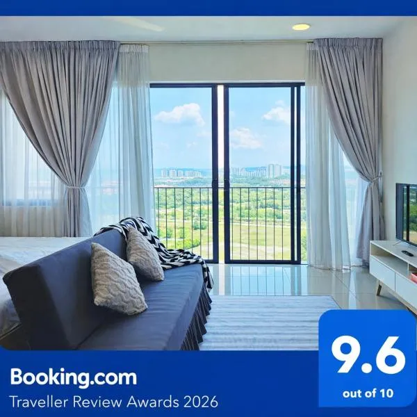 Minimalist Trefoil studio Setia Alam linked bridge to SCCC and SCM for 2-4 pax: Setia Alam şehrinde bir otel