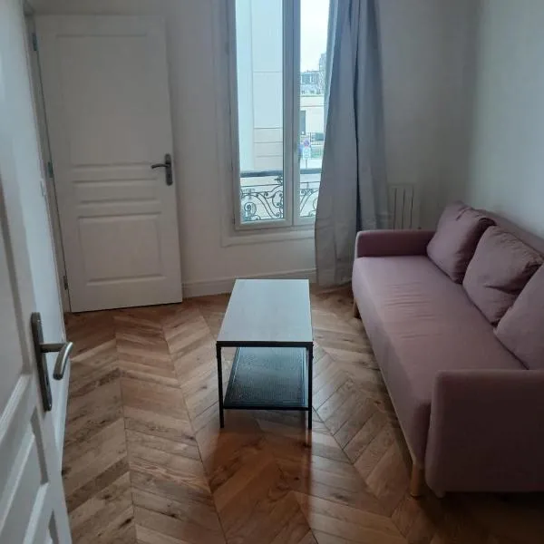 Beautiful one bedroom appartement, Heart of Maisons-Laffitte, Twenty min to paris, hotel u gradu Mezon Lafit