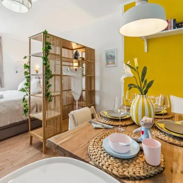 Hellohome I Wohlfühl Design I Boxspring I Parkplatz I City Apartment Happy, hotel sa Braunschweig