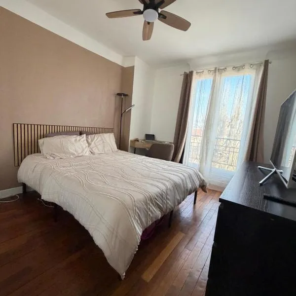 Appartement zone pavillonnaire - 10min de l'aéroport d'Orly - Parking, hotel v destinácii Orly