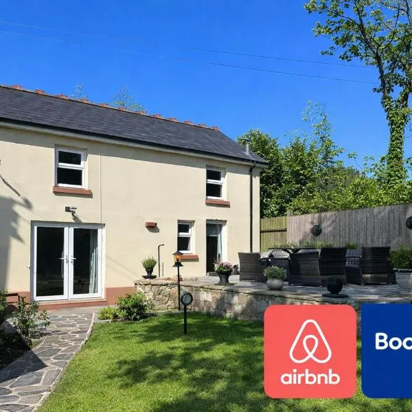 Gardener's Cottage Carmarthenshire Sleeps 5, hotel sa Allt-Walis