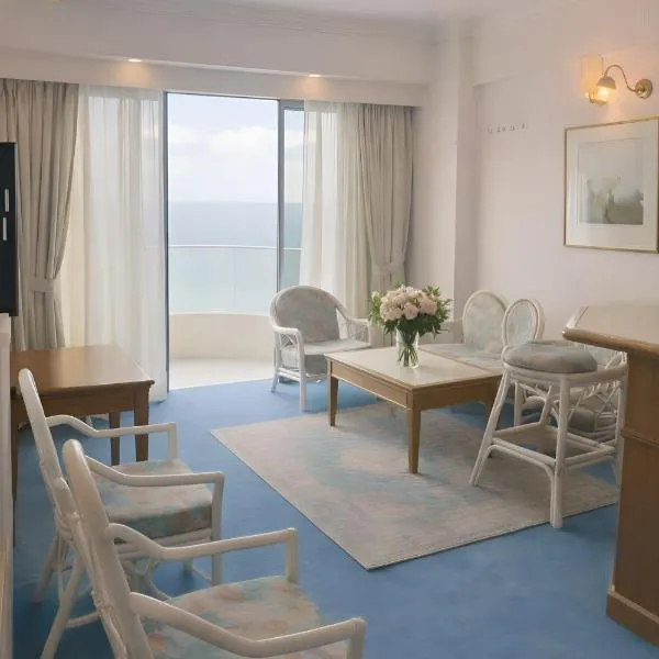 1BR Seaview Condo with Balcony at Riviera Bay Resort, Melaka: Malakka şehrinde bir otel