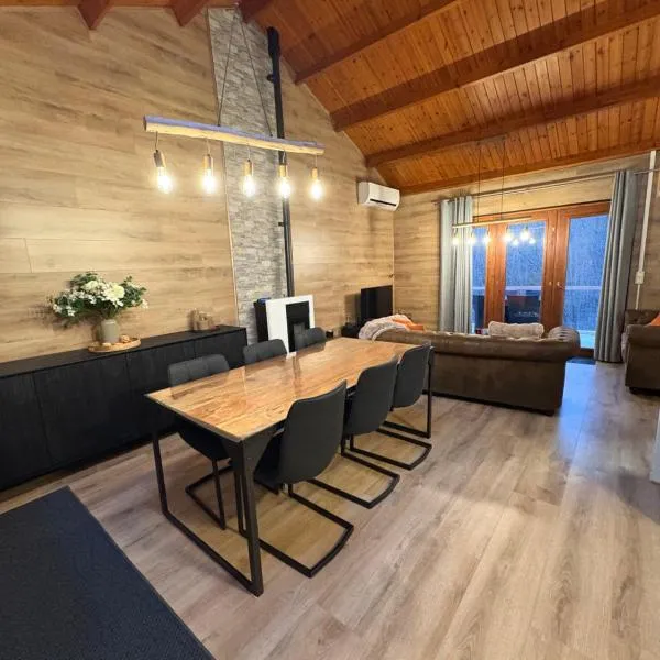 Rendeux에 위치한 호텔 Chalet La Vallée La Boverie