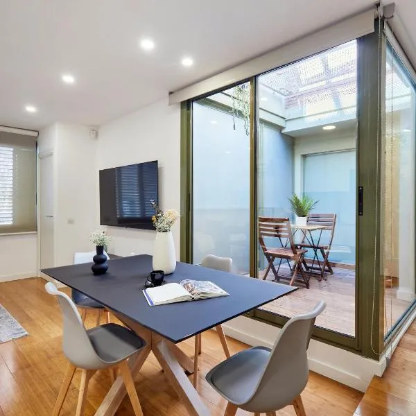 Cozy Apartment III - Les Corts, hotel a Barcelona