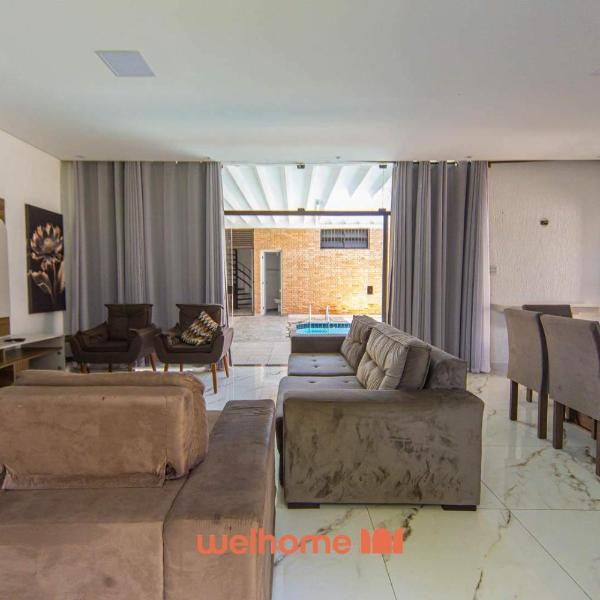 Casa com piscina a 200m da Praia da Enseada