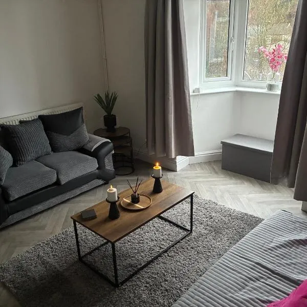 Flat in Pont y Rhyl: Pont y Cymmer şehrinde bir otel