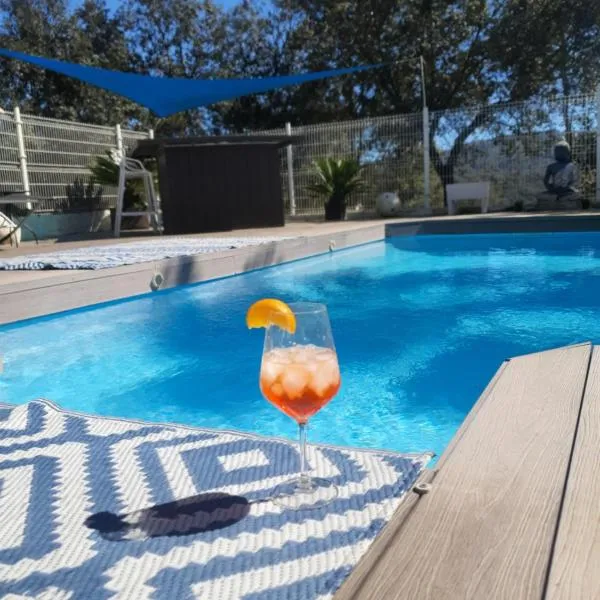 Spa Ibiza Dosrius - Bungalow con Jacuzzi y Piscina privada, hotel em Canyamás