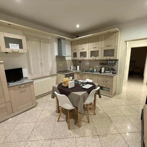 Sotto il Borgo Apartments, hotel sa Iesi