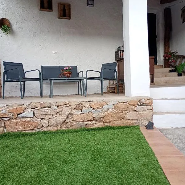 Alojamiento Rural Los Jarritos, ξενοδοχείο σε Galaroza