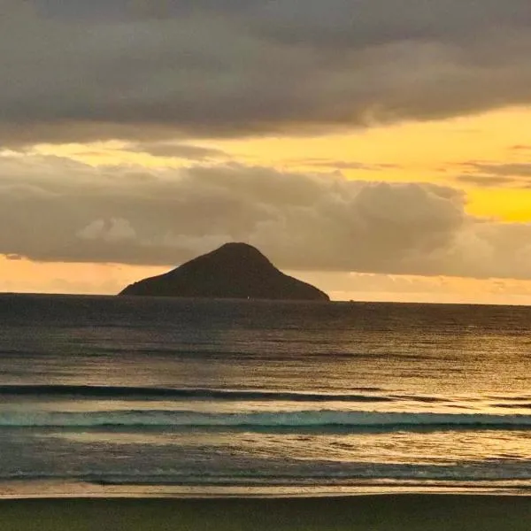 São Sebastião में, होटल Casa pé na areia na Praia de Juquehy