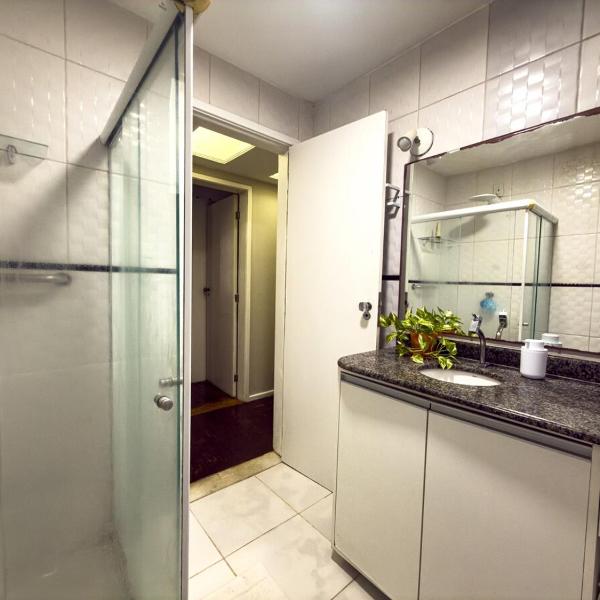 Apartamento espaçoso em Ondina para o Carnaval, 1 suíte e 1 quarto ao lado do Morro do Gato - Foto 3
