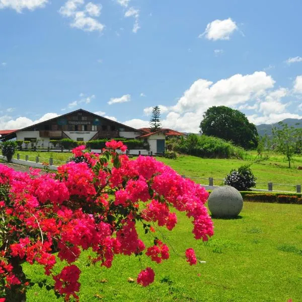 Los Héroes, hotel v destinaci Nuevo Arenal