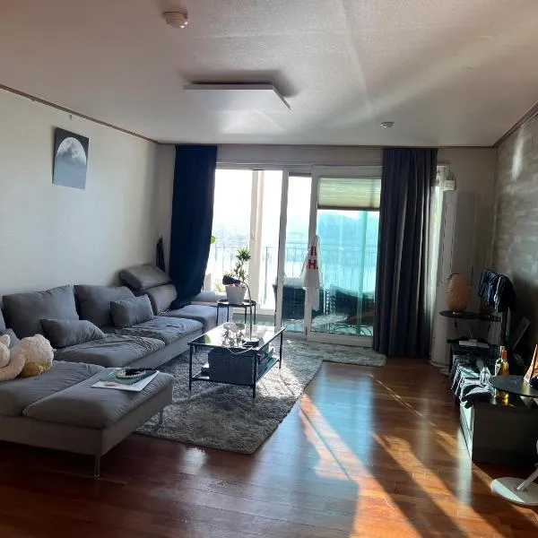 서울에 위치한 호텔 UN village with River View, Seoul, Free Parking, Hannam