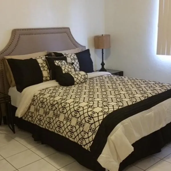 Beautiful 2 bedroom 1 bath, hotel in Tamuning