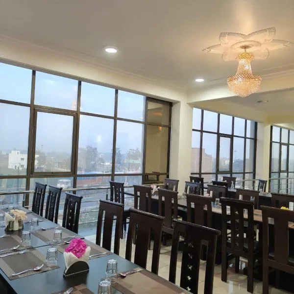 J P PALACE, hotel a Kushinagar