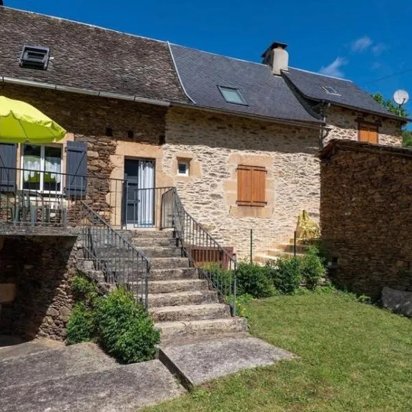Viesnīca Gîte de Malavals pilsētā Castelnau-de-Mandailles