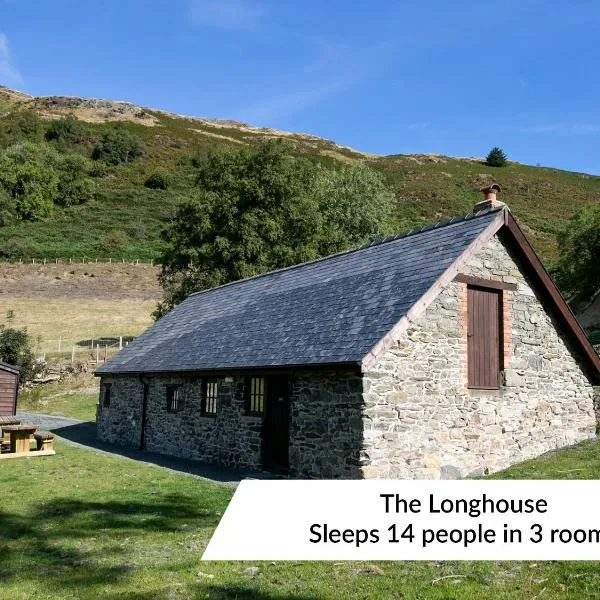 Cwm Clyd Longhouse, отель в городе Llanwrthwl
